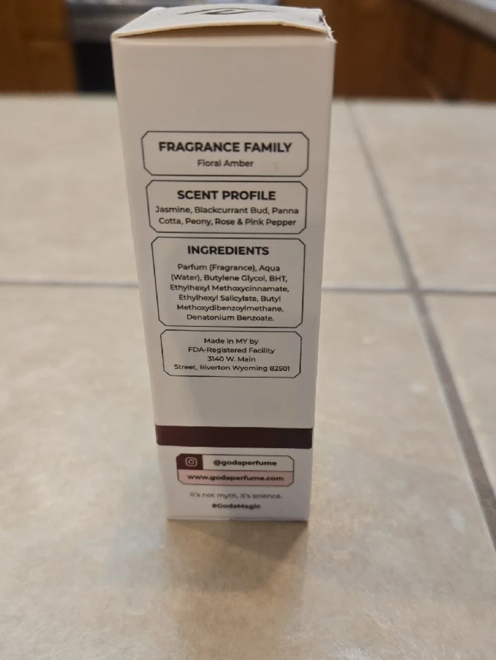 Goda-pheromone-Infused Body Oil for Her — White & Brown